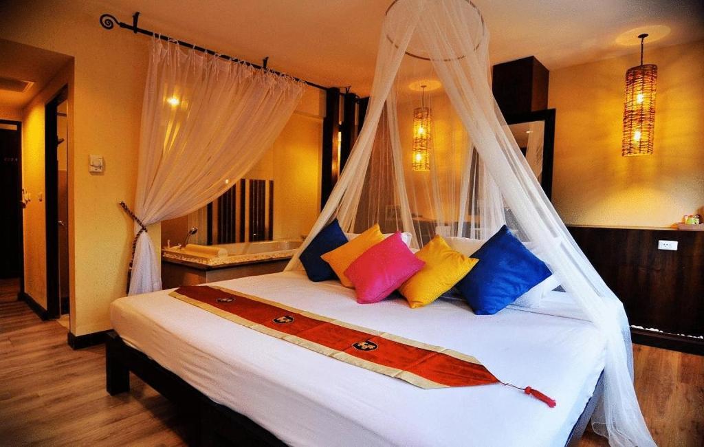 Karon Phuket Heritage Hotel מראה חיצוני תמונה